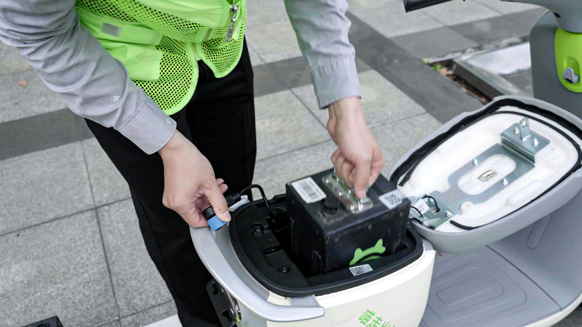 共享電動(dòng)車換電 共享電動(dòng)車換電