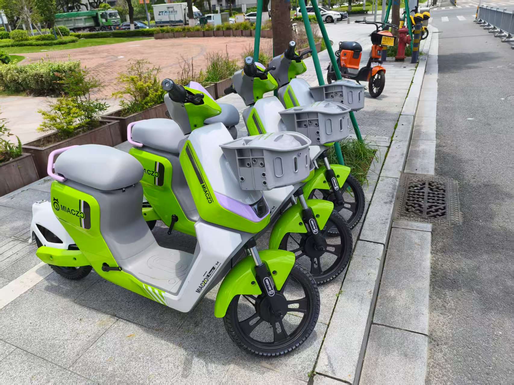 寧波江北街頭出現(xiàn)的喵走出行共享電單車 寧波江北街頭出現(xiàn)的喵走出行共享電單車